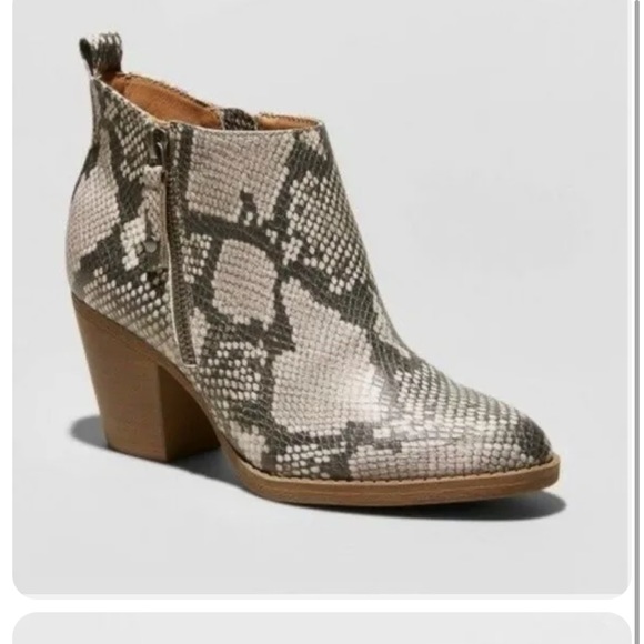 Universal Thread Snakeskin Booties - Picture 3 of 9